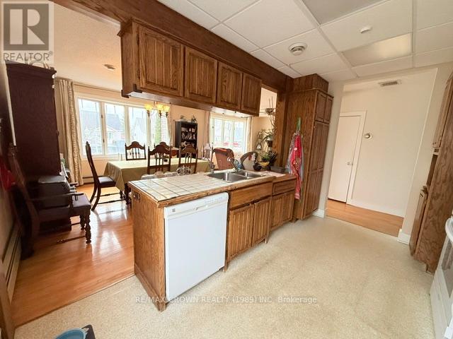 72 DOMINION AVENUE - 19