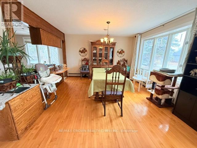 72 DOMINION AVENUE - 24