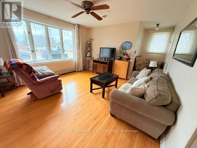 72 DOMINION AVENUE - 25