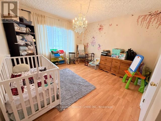 72 DOMINION AVENUE - 26