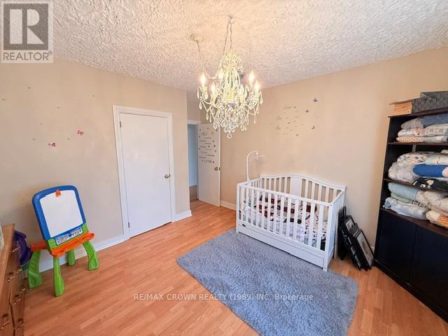 72 DOMINION AVENUE - 27
