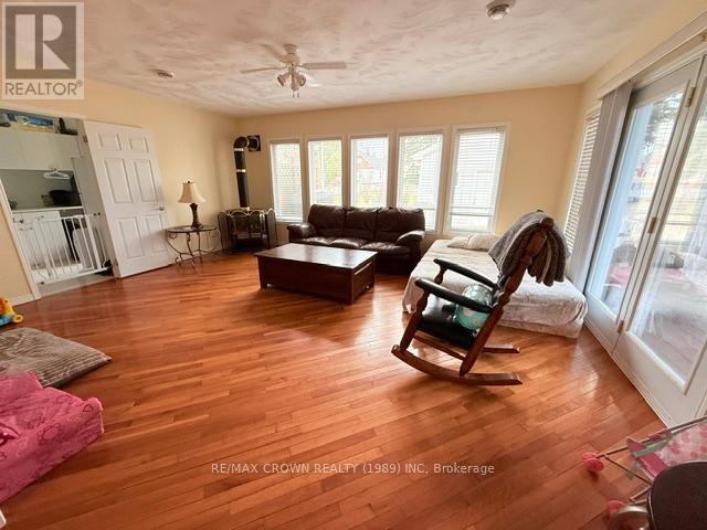 72 DOMINION AVENUE - 33