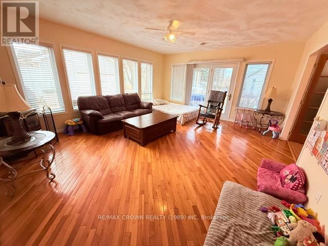 72 DOMINION AVENUE - 34