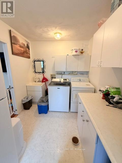 72 DOMINION AVENUE - 36