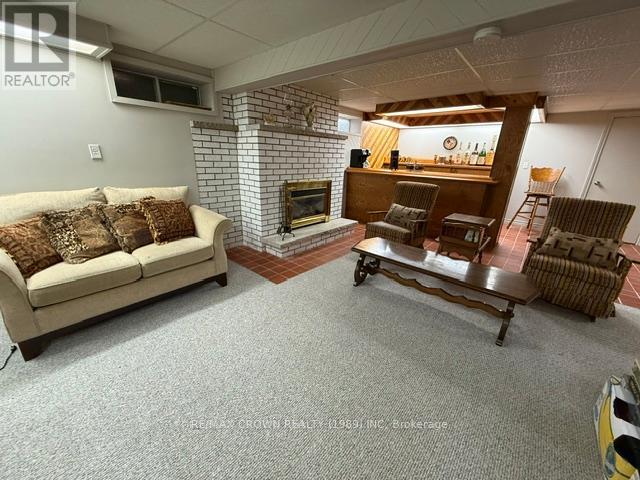 72 DOMINION AVENUE - 41