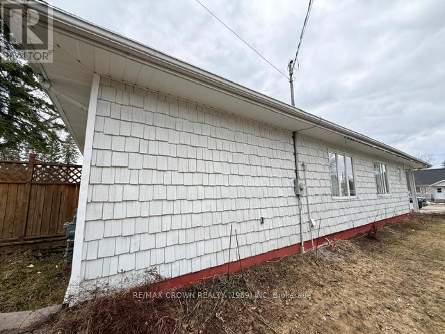 72 DOMINION AVENUE - 9