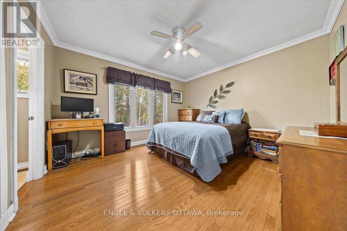 4841 TORBOLTON RIDGE - 32