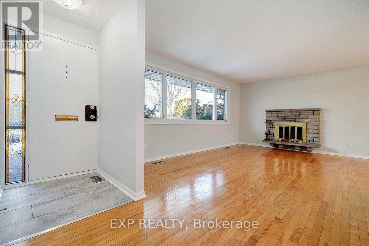 728 FIELDING DRIVE - 3
