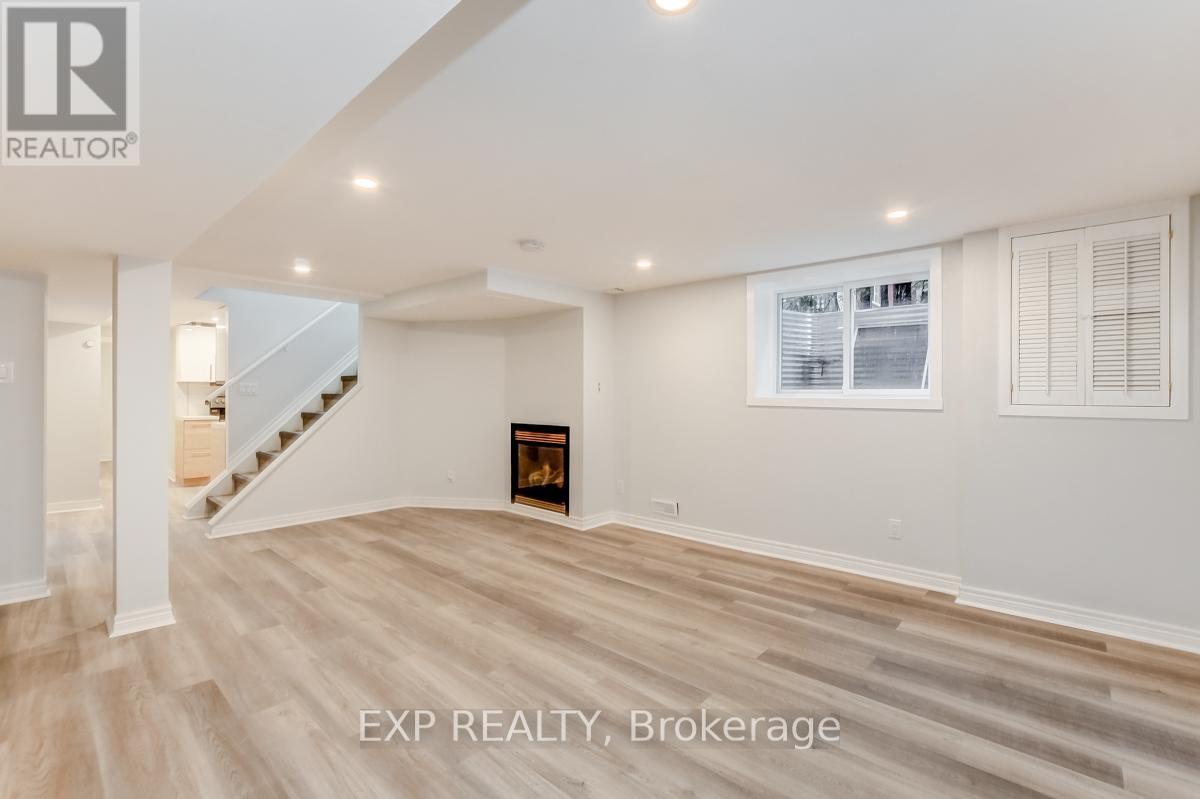 728 FIELDING DRIVE - 30