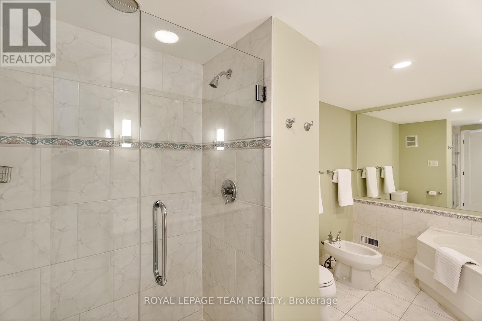 164 DUFFERIN ROAD - 25