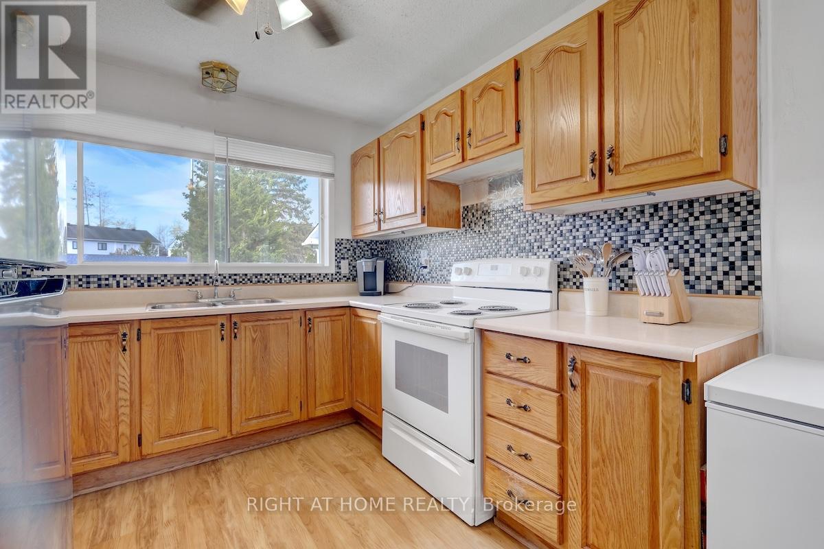 951 LAWRENCE STREET - 13