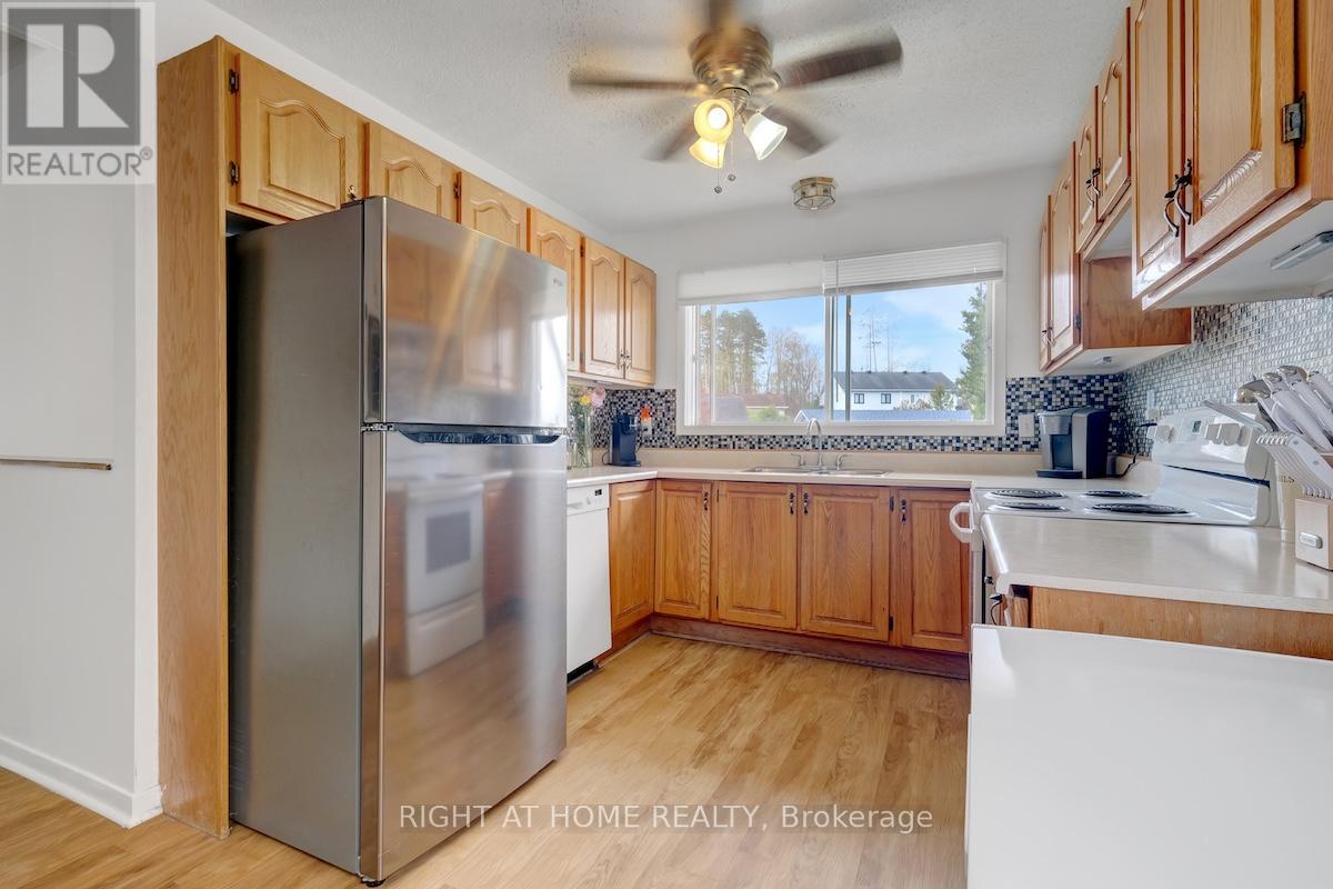 951 LAWRENCE STREET - 14
