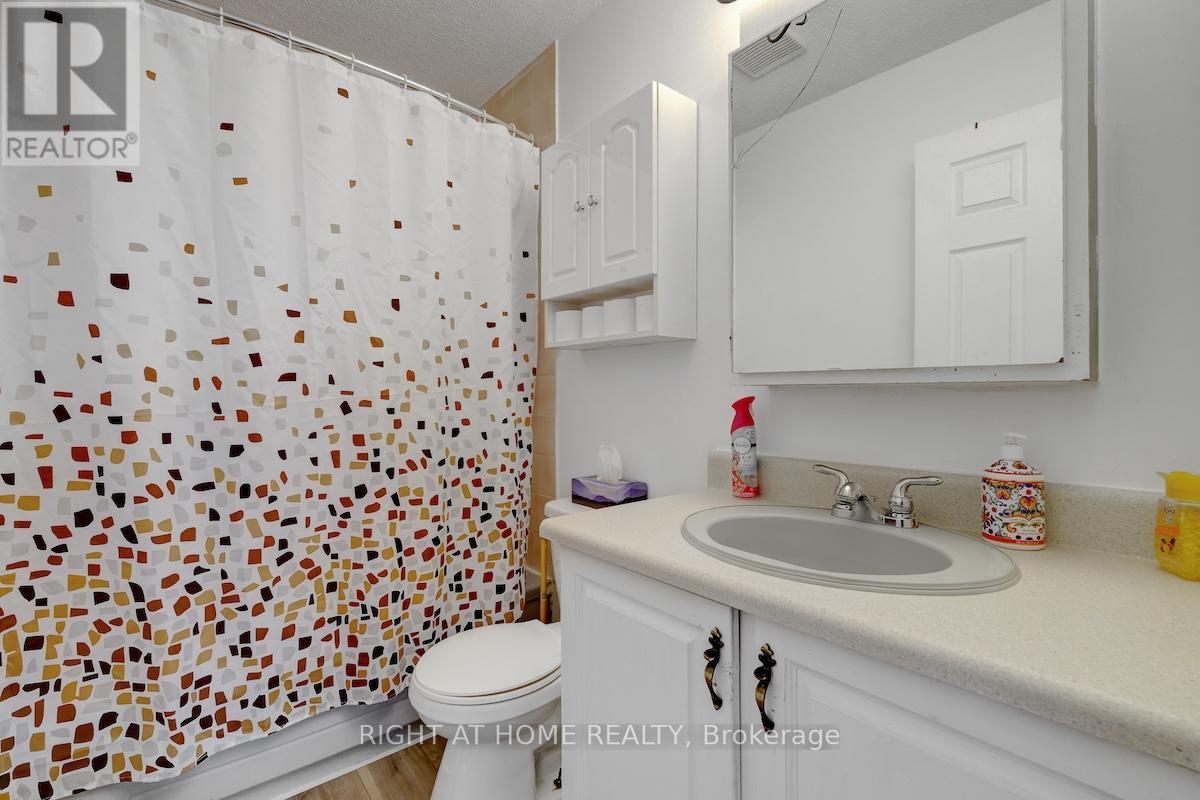 951 LAWRENCE STREET - 21