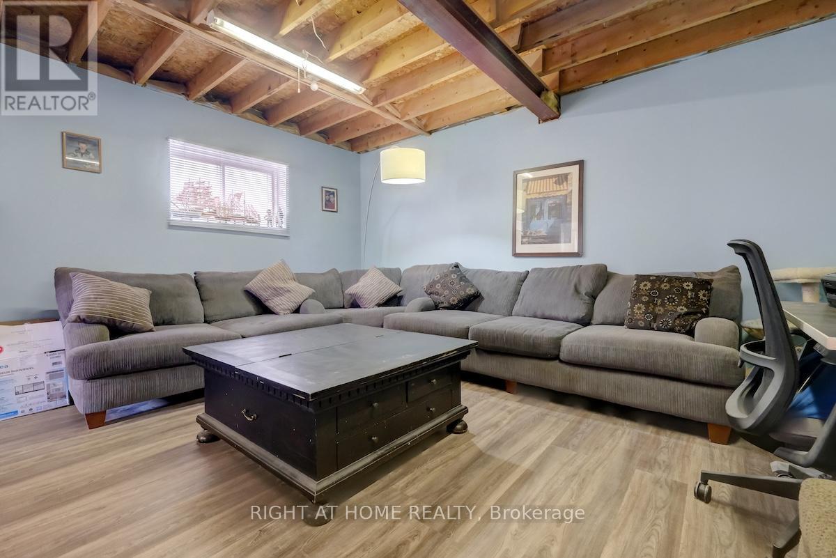 951 LAWRENCE STREET - 24