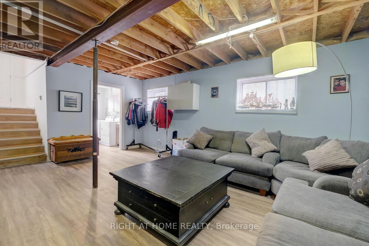 951 LAWRENCE STREET - 25