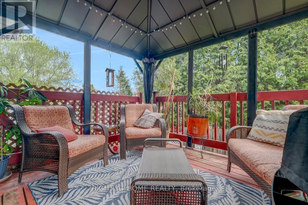 951 LAWRENCE STREET - 29