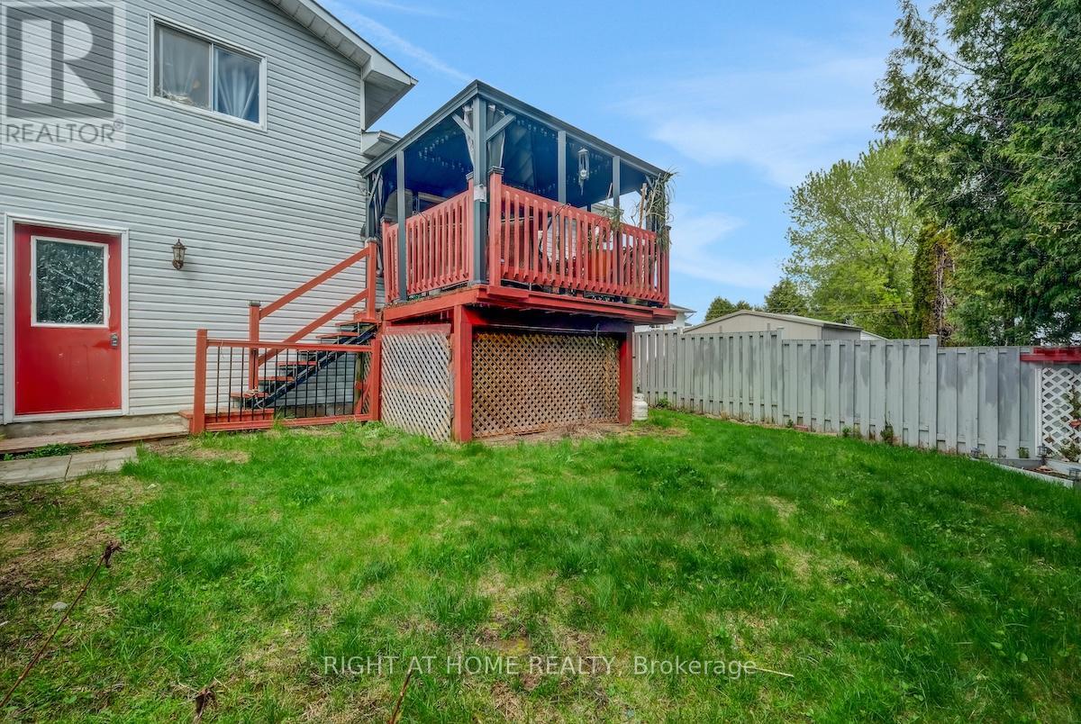 951 LAWRENCE STREET - 31