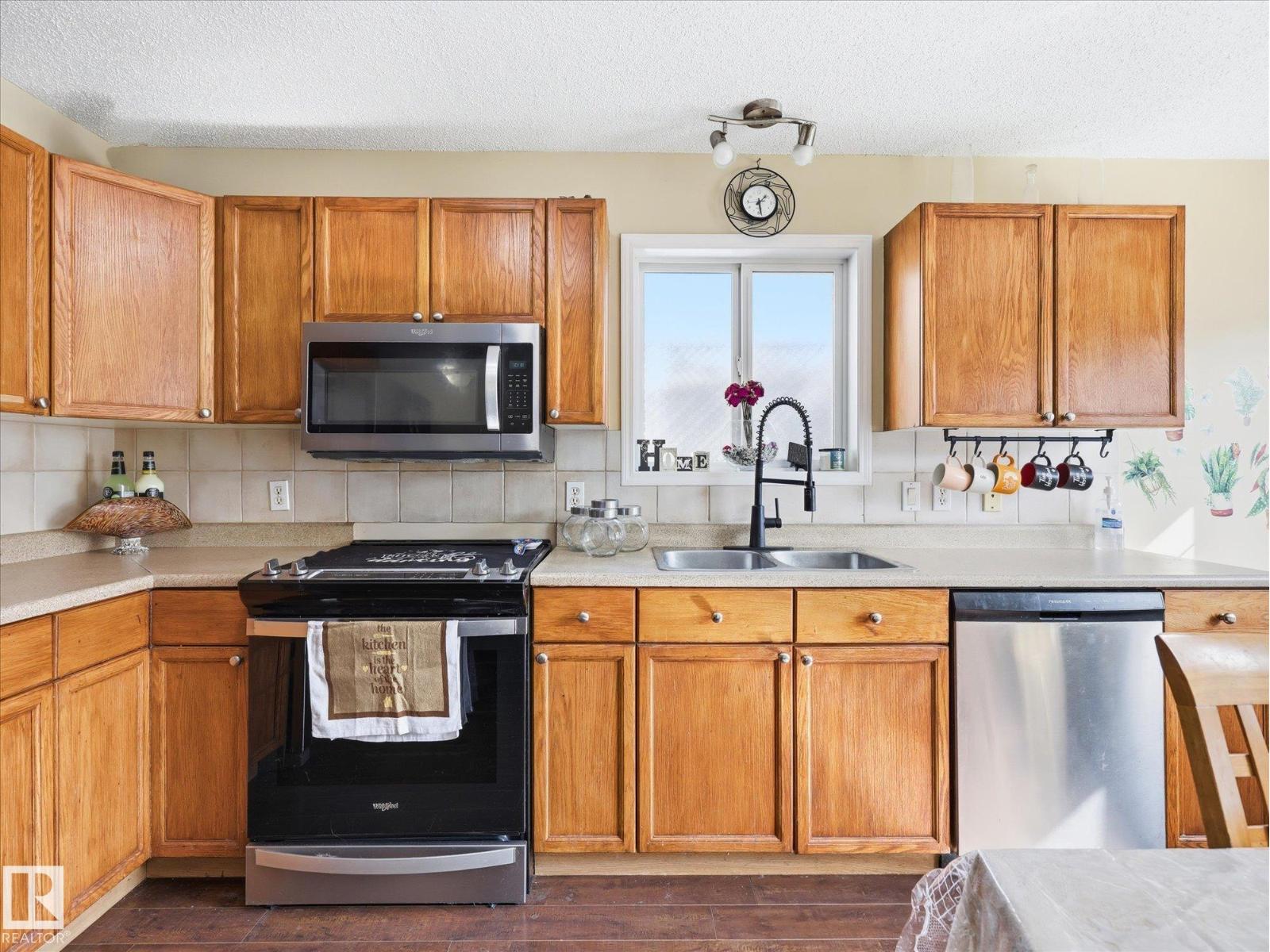 15135 43 ST NW NW, Edmonton