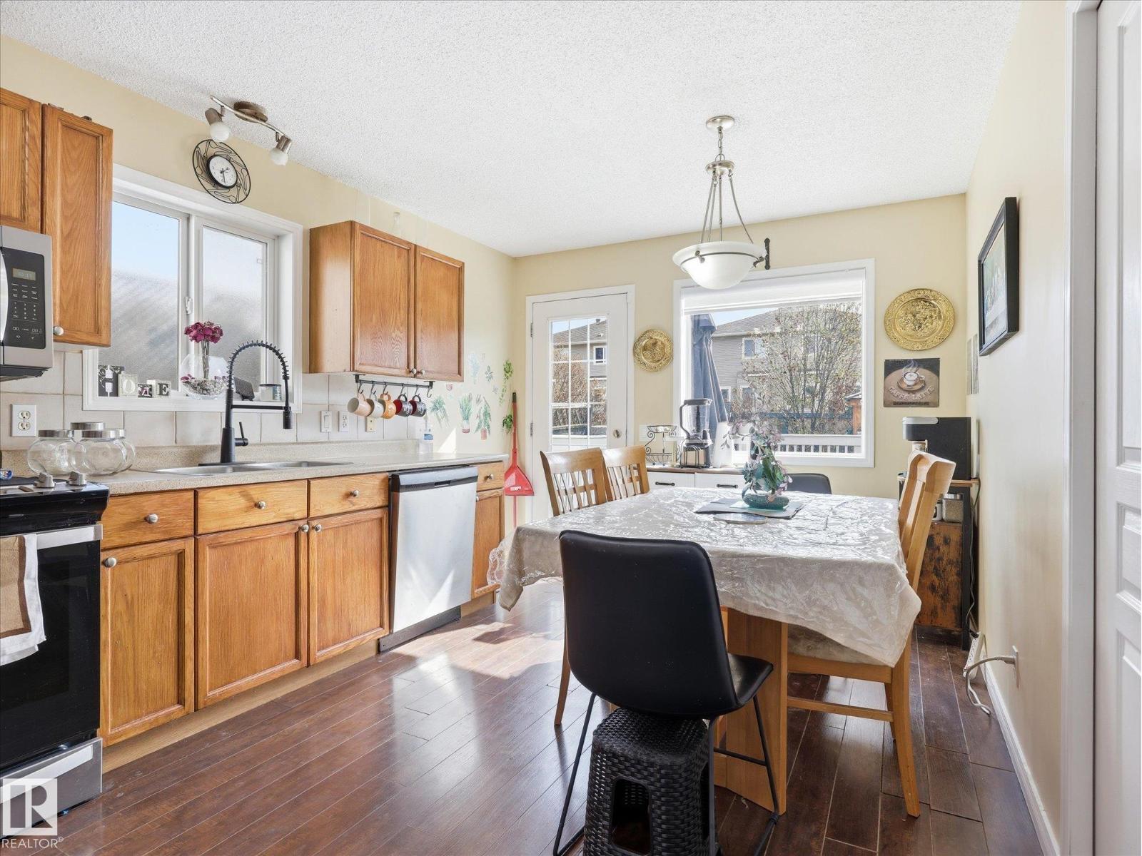 15135 43 ST NW NW, Edmonton
