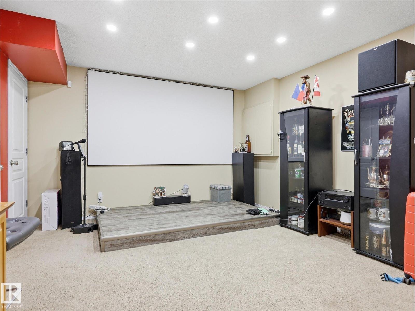 15135 43 ST NW NW, Edmonton
