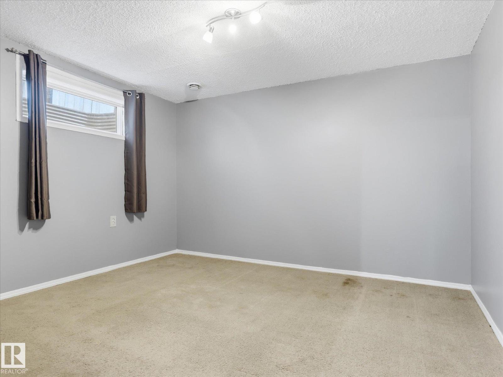 15135 43 ST NW NW, Edmonton