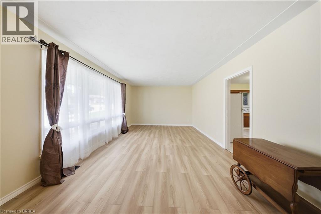 401 NELSON Street, Brantford, Ontario, N3S4E9 — Photo 5