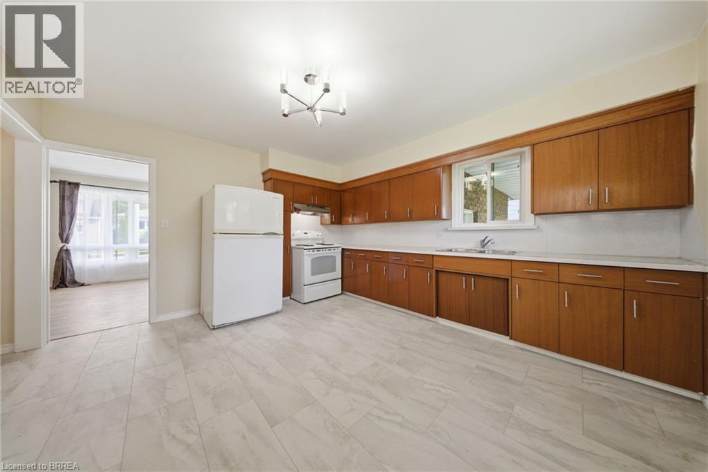 401 NELSON Street, Brantford, Ontario, N3S4E9 — Photo 8