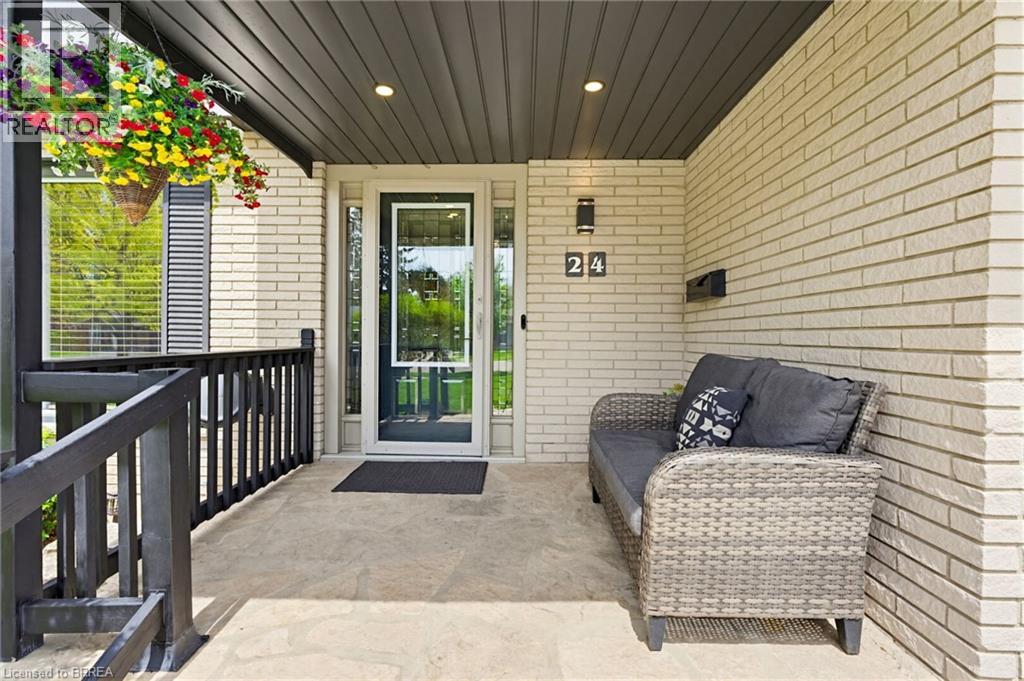24 MAGNOLIA Street, Brantford, Ontario, N3R1P8 — Photo 2