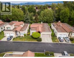 304 650 Lexington Drive, Kelowna
