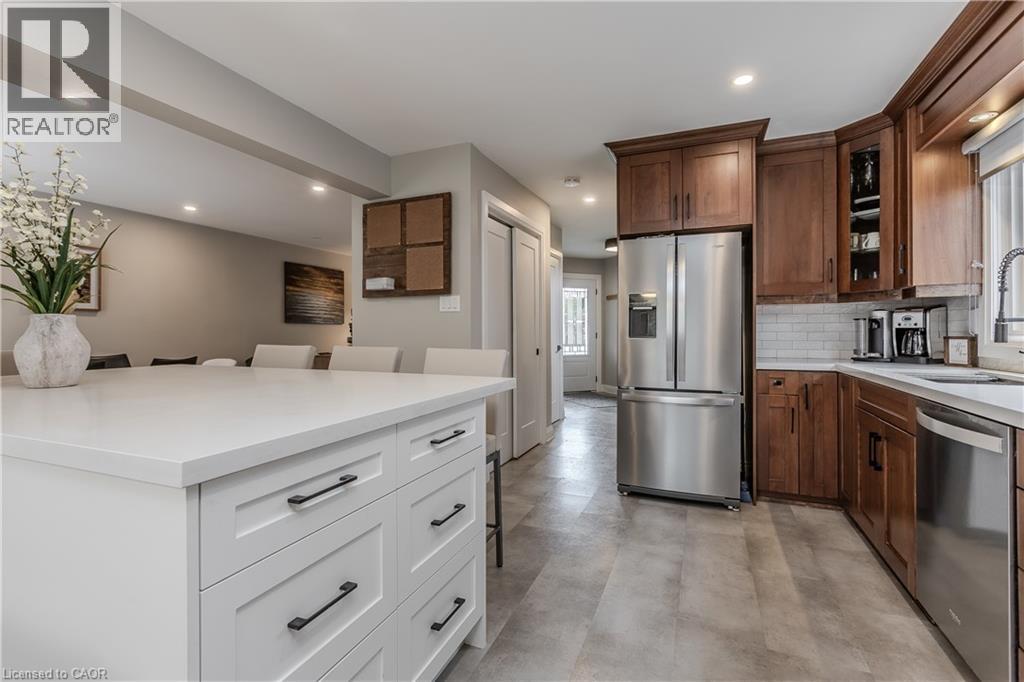 754 HAWKINS Crescent, Burlington, Ontario, L7S2E2 — Photo 13