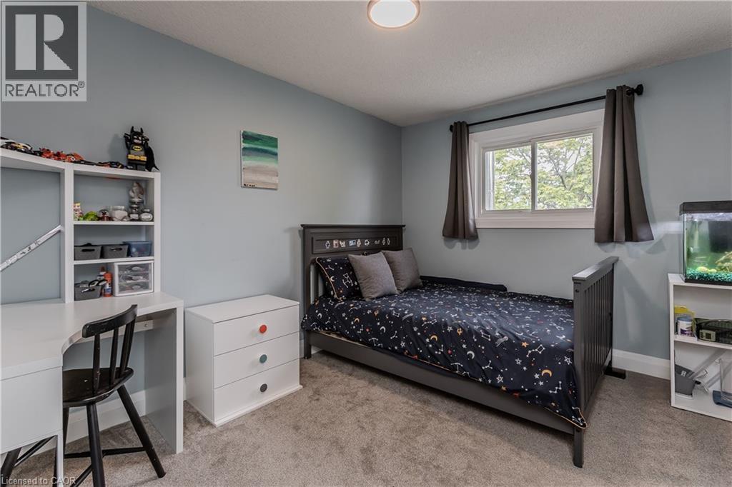 754 HAWKINS Crescent, Burlington, Ontario, L7S2E2 — Photo 5