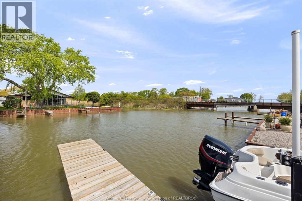 161 EAST PUCE, Lakeshore, Ontario, N0R1A0 — Photo 2