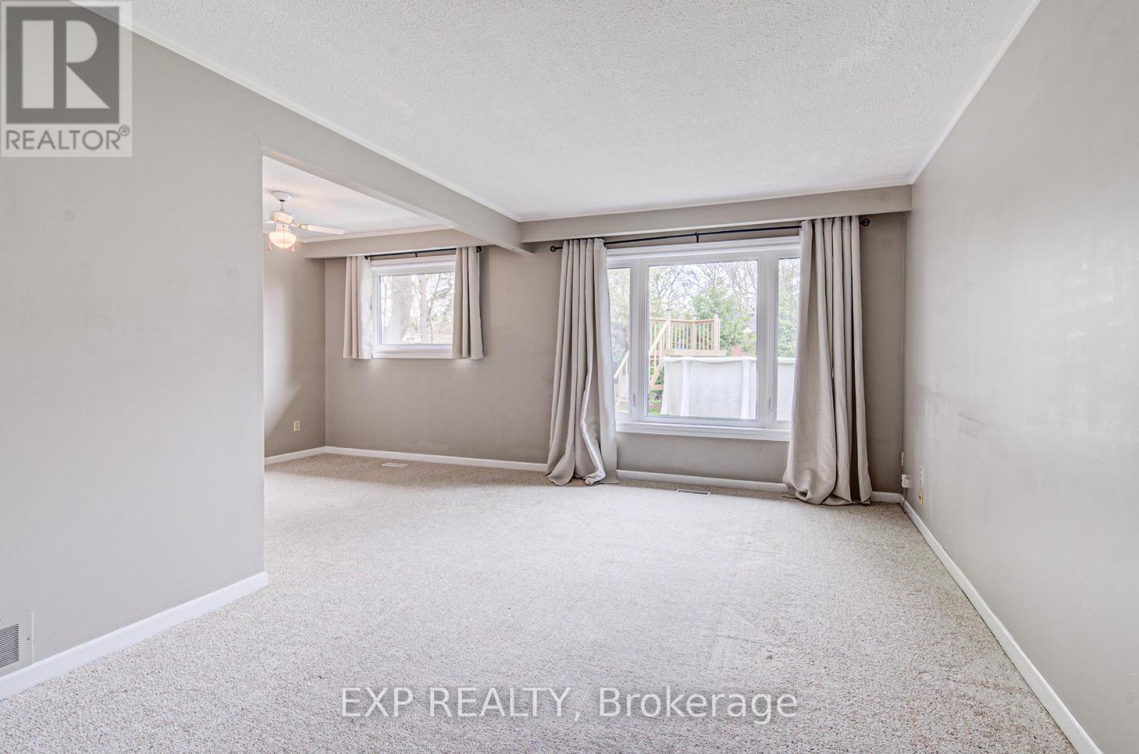 8 SANFORD CRESCENT - 7