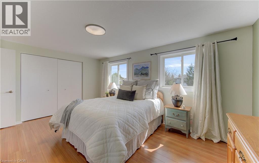 3 MARLIS Crescent, Kitchener, Ontario, N2E3K6 — Photo 2