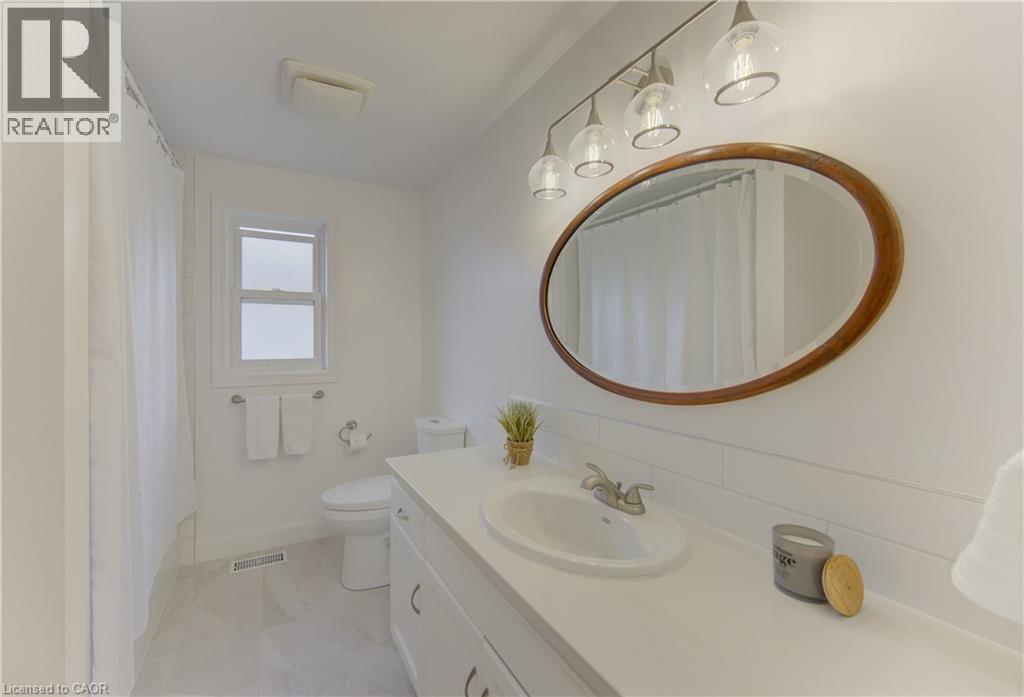 3 MARLIS Crescent, Kitchener, Ontario, N2E3K6 — Photo 40