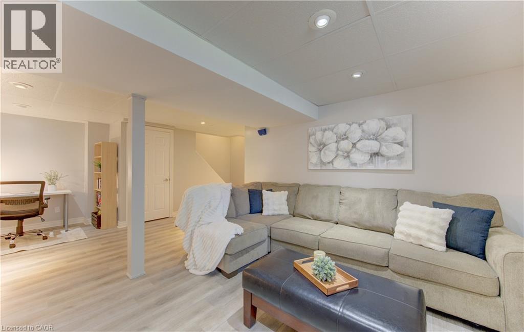 3 MARLIS Crescent, Kitchener, Ontario, N2E3K6 — Photo 35