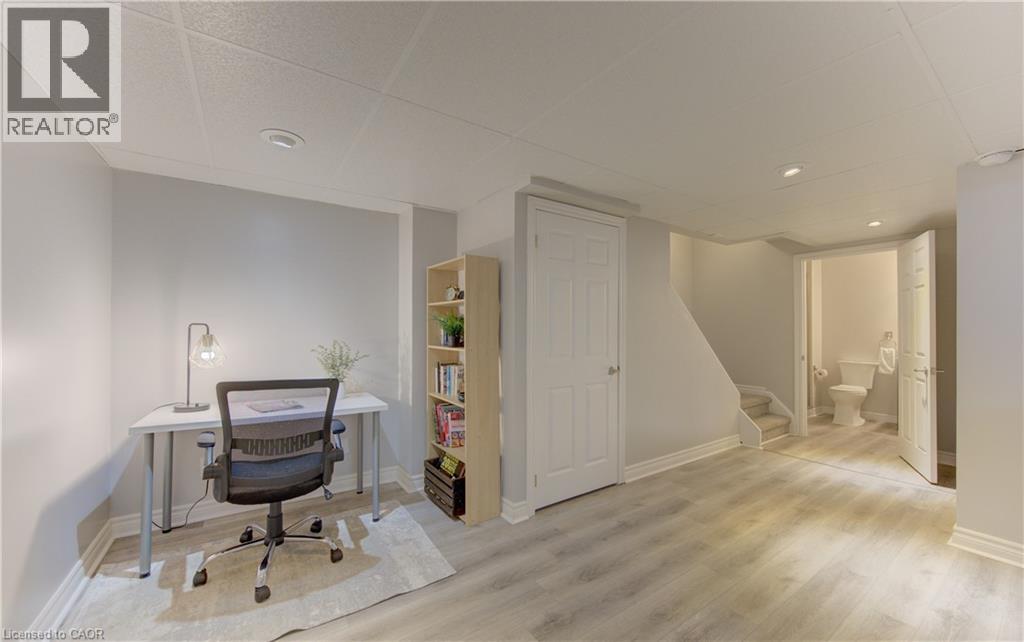 3 MARLIS Crescent, Kitchener, Ontario, N2E3K6 — Photo 36