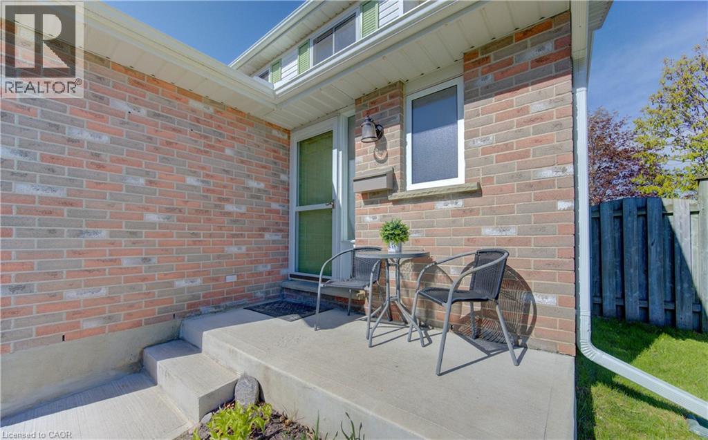 3 MARLIS Crescent, Kitchener, Ontario, N2E3K6 — Photo 18