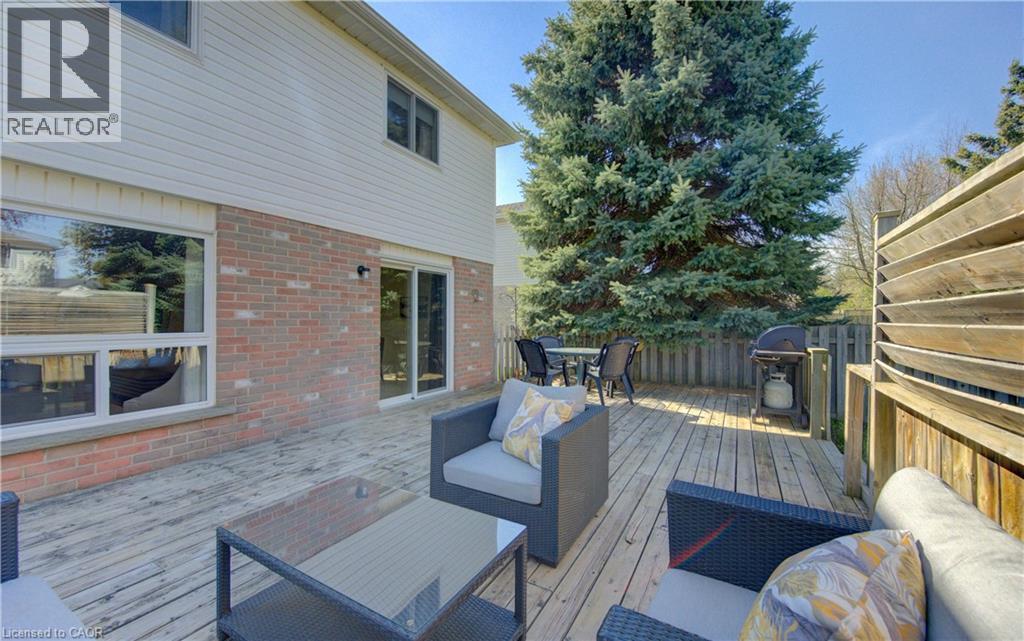 3 MARLIS Crescent, Kitchener, Ontario, N2E3K6 — Photo 15