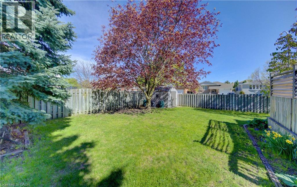3 MARLIS Crescent, Kitchener, Ontario, N2E3K6 — Photo 7