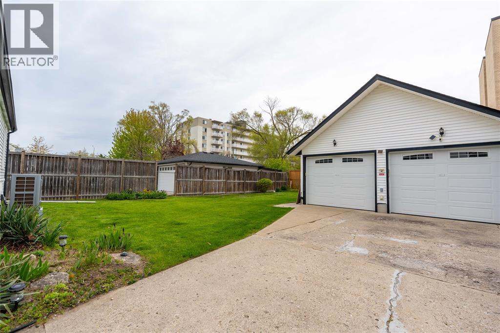 826 LYNWOOD AVENUE - 22