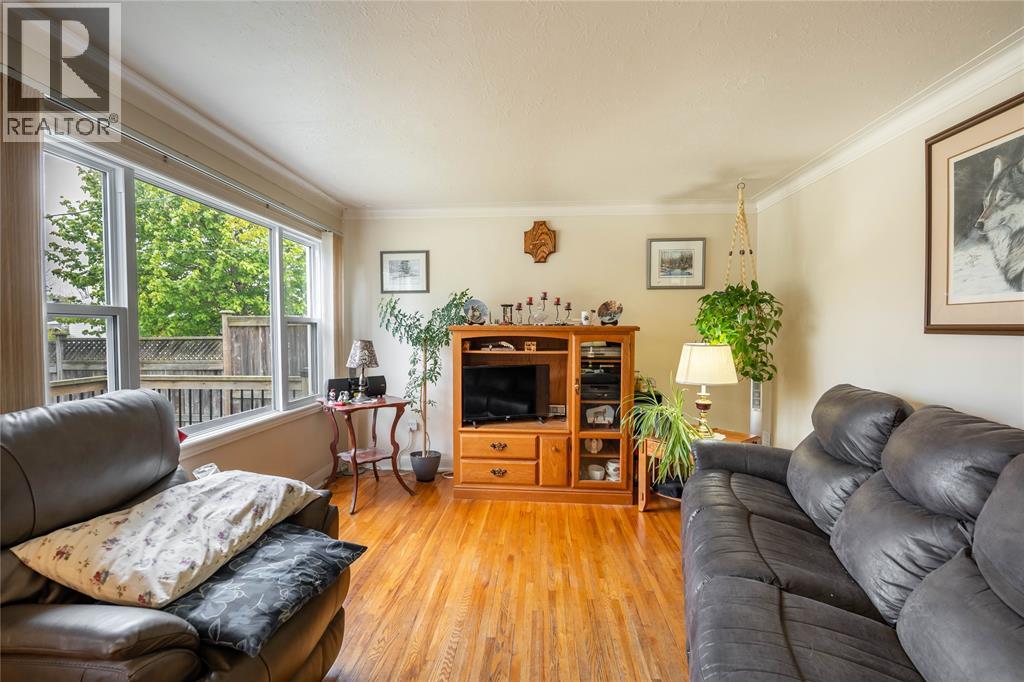 826 LYNWOOD AVENUE - 5