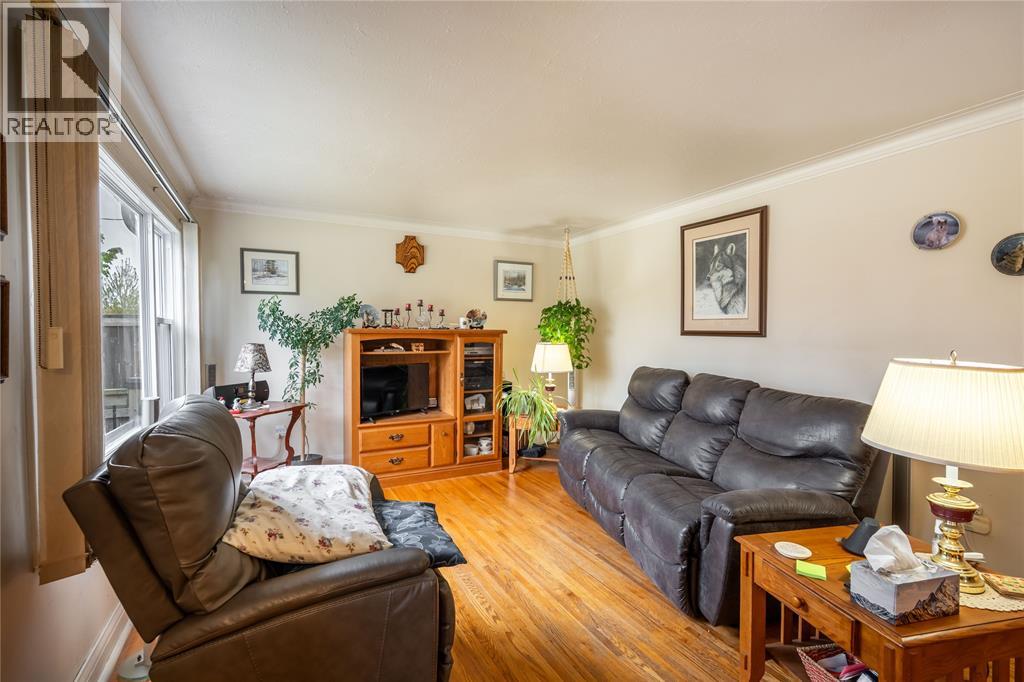 826 LYNWOOD AVENUE - 4