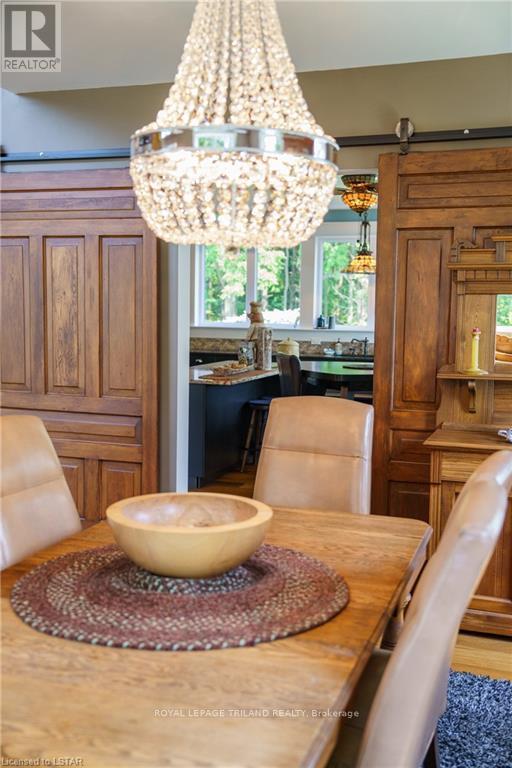 4118 THOMAS ROAD - 11