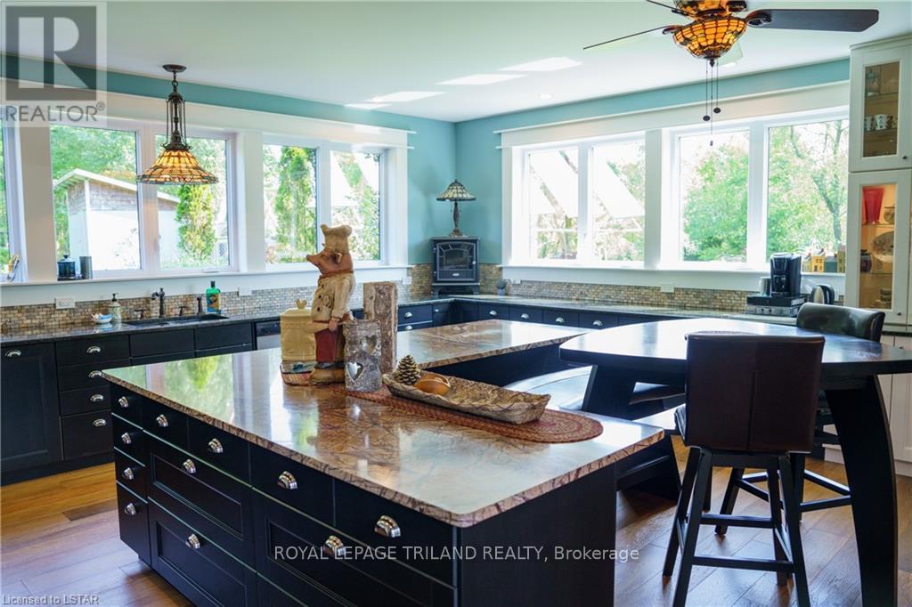 4118 THOMAS ROAD - 14