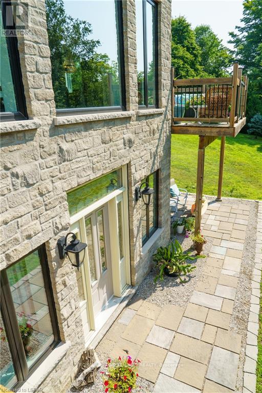 4118 THOMAS ROAD - 32