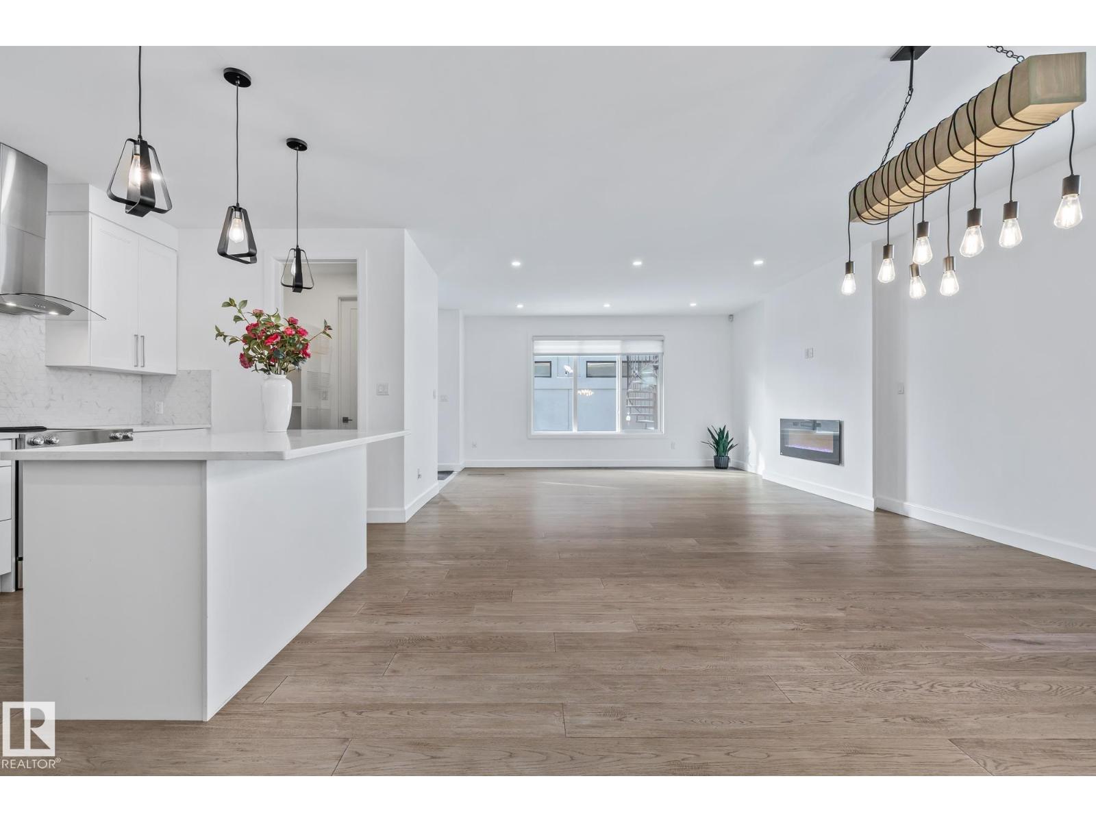 10038 142 ST NW - 26