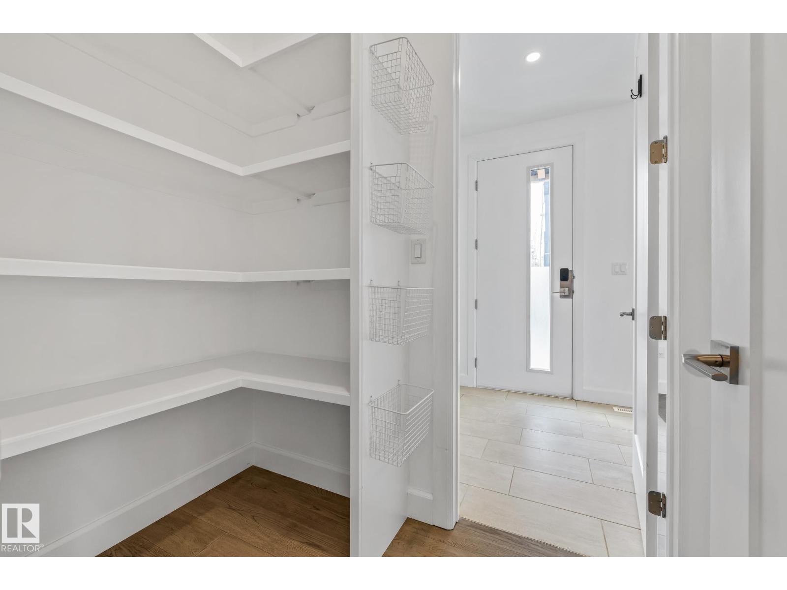 10038 142 ST NW, Edmonton
