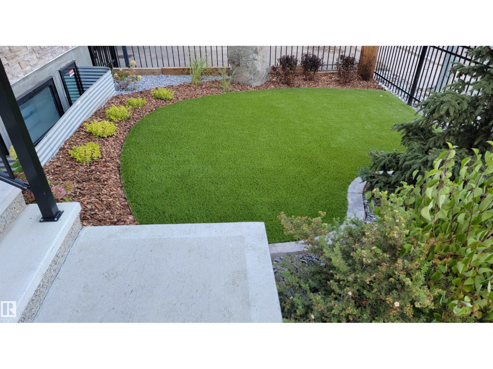 10038 142 ST NW - 5