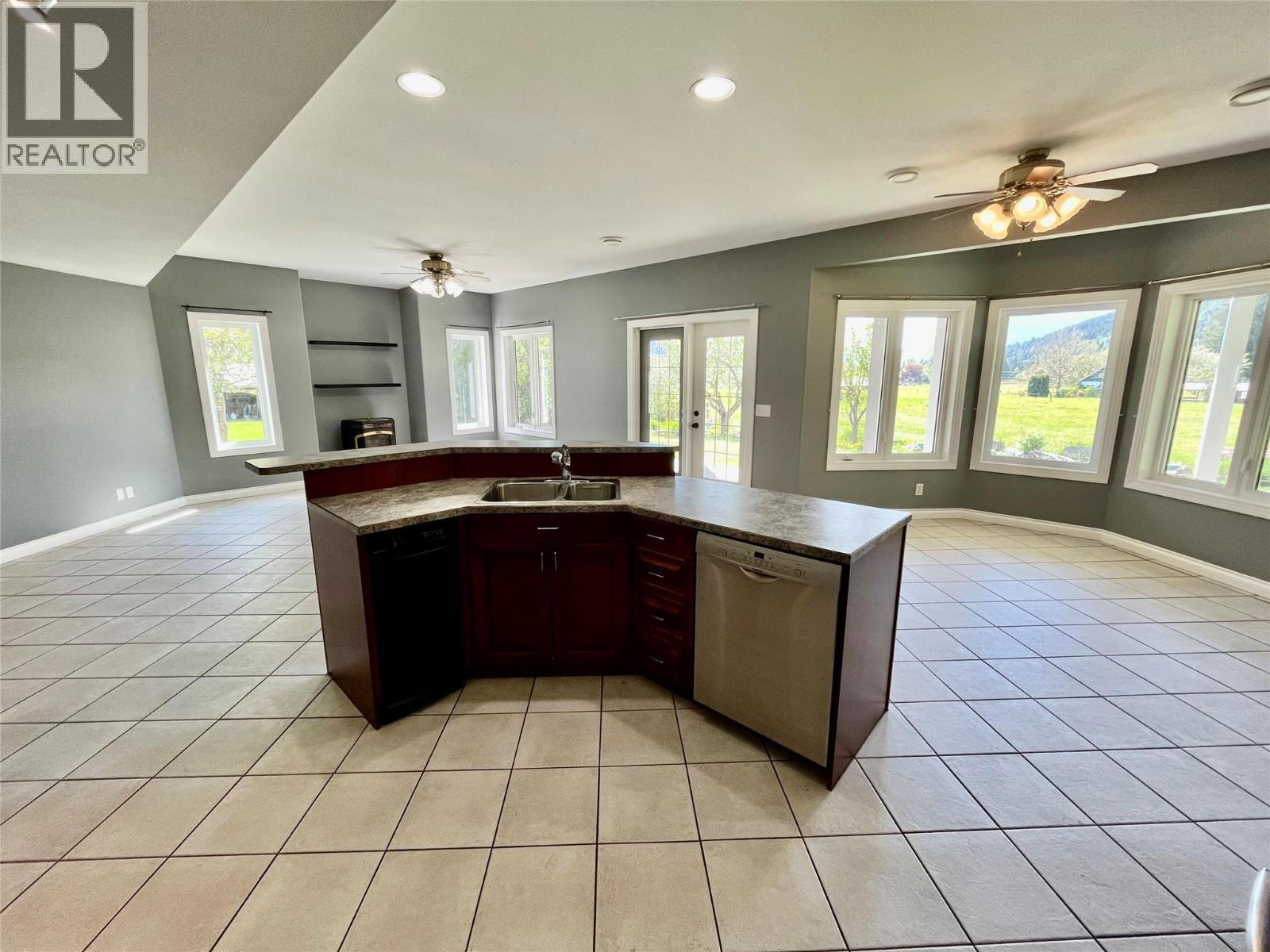  1830 Stepp Pit Road, Sicamous